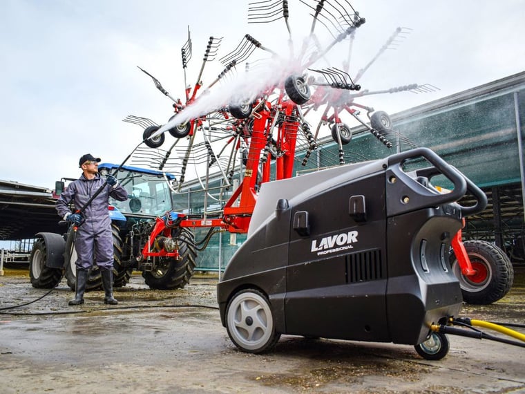 Hot water high pressure cleaners,