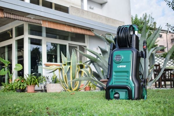 Pulire gli esterni con l'idropulitrice