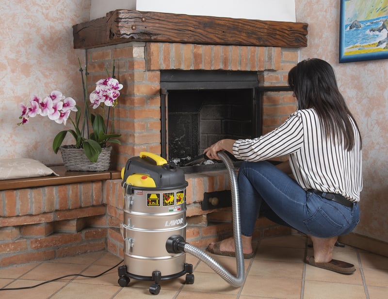 Comment nettoyer les cheminées et les poêles avec l'aspirateur à