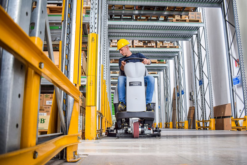 Use of warehouse scrubber dryer 11