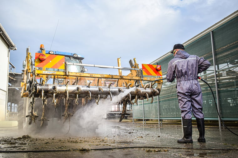 Utilizzo mezzi agricoli