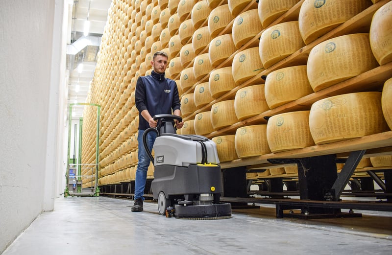 Utilizzo uomo a terra lavasciuga