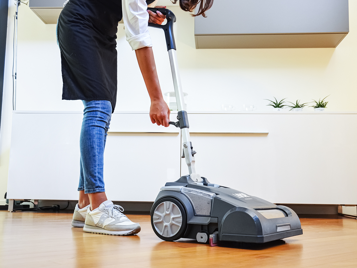 Professional vacuum cleaners, floor sweepers and scrubber dryers