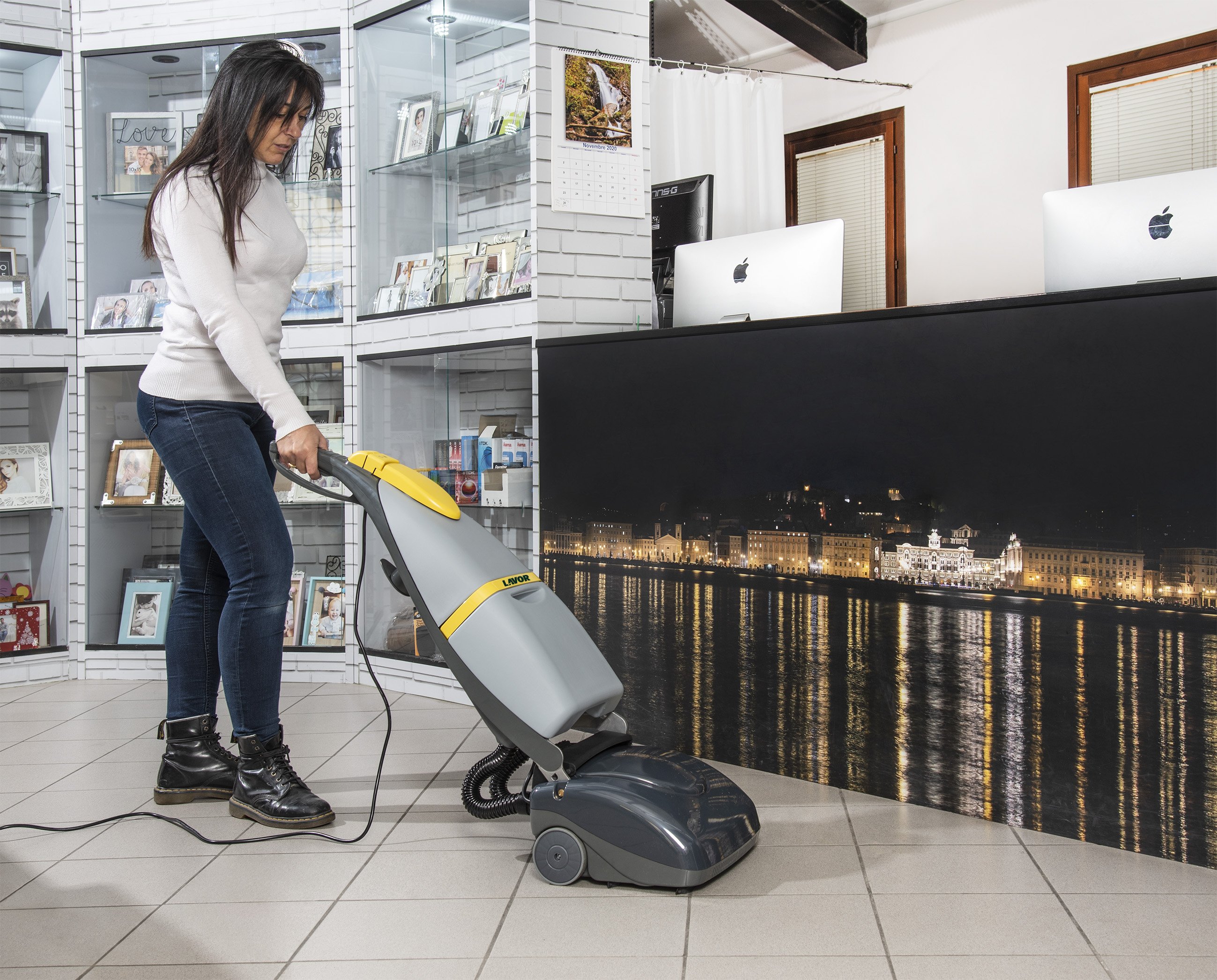 floor scrubber dryer